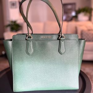 MICHAEL KORS DEEDEE LARGE CONVERTIBLE TOTE